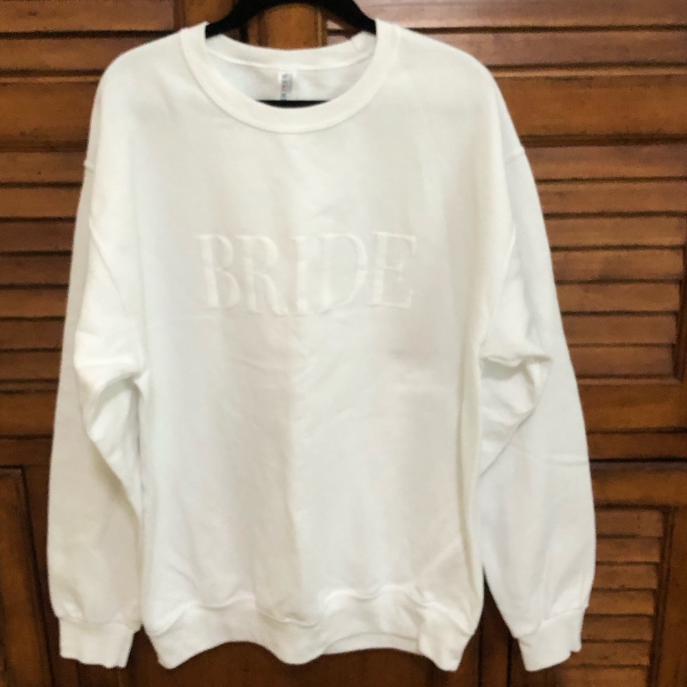 BRIDE 👰🏼♂️ Like 🆕! White Jerzees Sweatshirt - Size Medium
